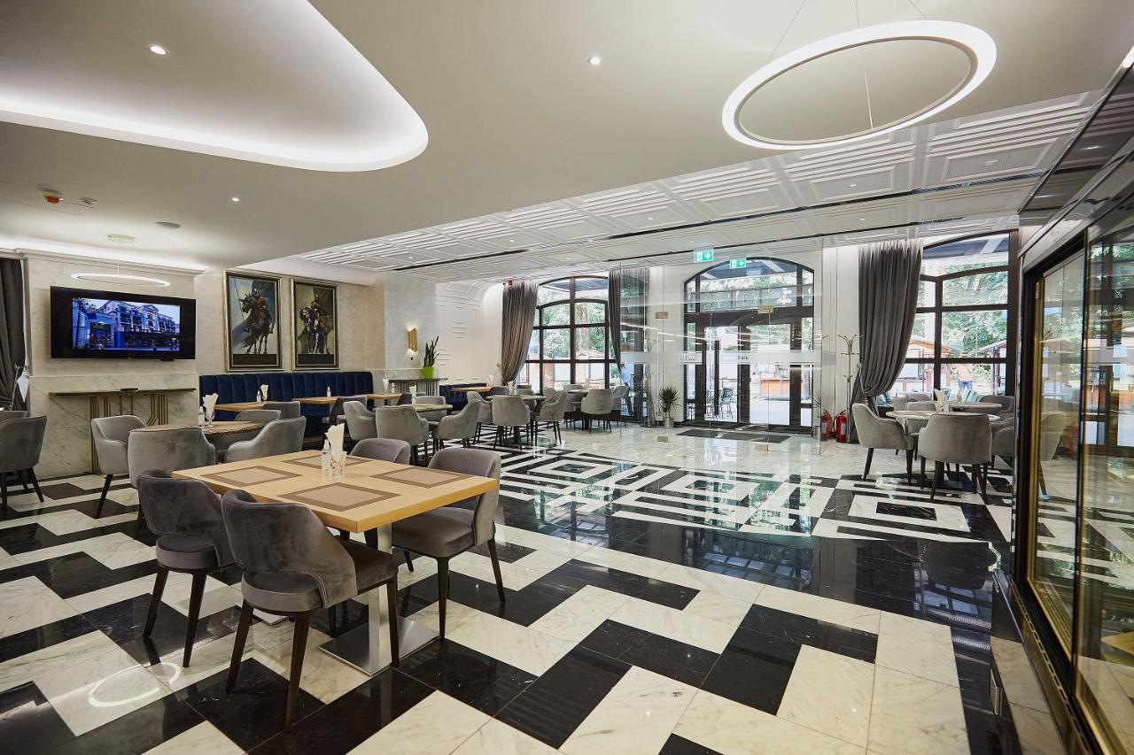 A Hoteli - Hotel Park Vrnjačka Banja المظهر الخارجي الصورة The lobby of the hotel