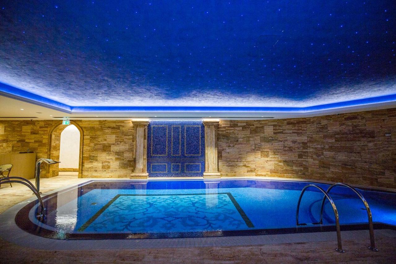 A Hoteli - Hotel Park Vrnjačka Banja المظهر الخارجي الصورة The pool at the hotel