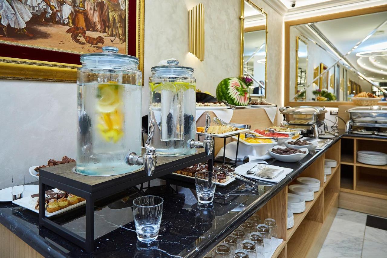 A Hoteli - Hotel Park Vrnjačka Banja المظهر الخارجي الصورة A buffet at a hotel