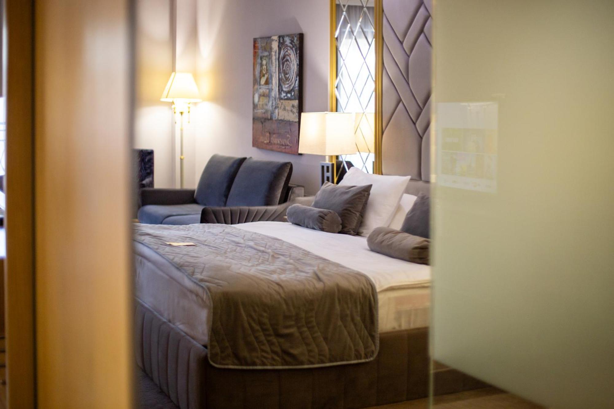 A Hoteli - Hotel Park Vrnjačka Banja المظهر الخارجي الصورة A bedroom at the hotel