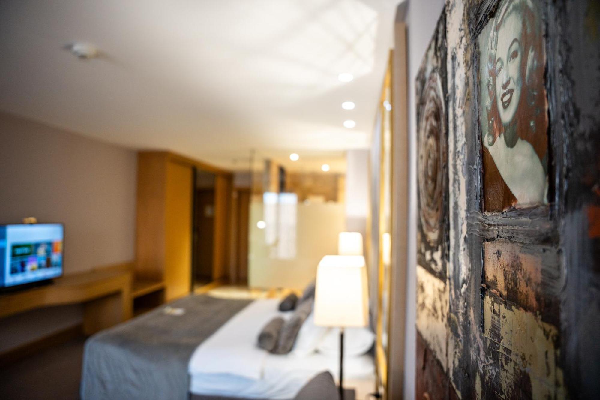 A Hoteli - Hotel Park Vrnjačka Banja المظهر الخارجي الصورة A room at the hotel